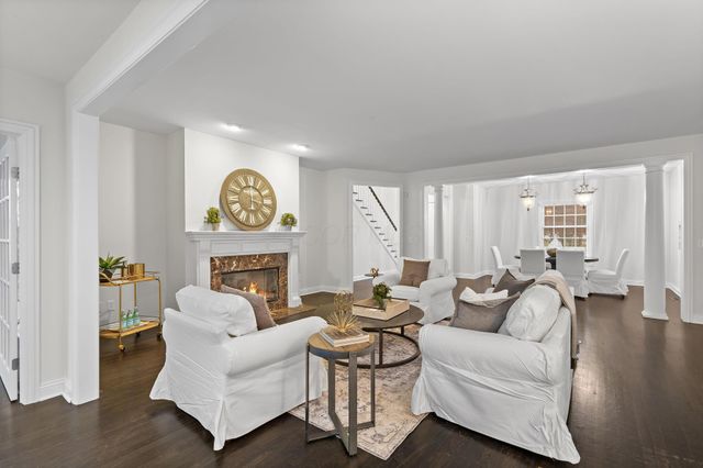 10 Pickett Place, New Albany, OH 43054