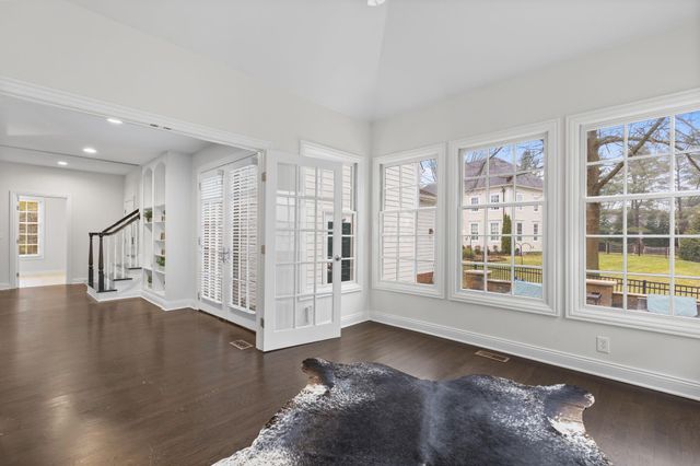 10 Pickett Place, New Albany, OH 43054