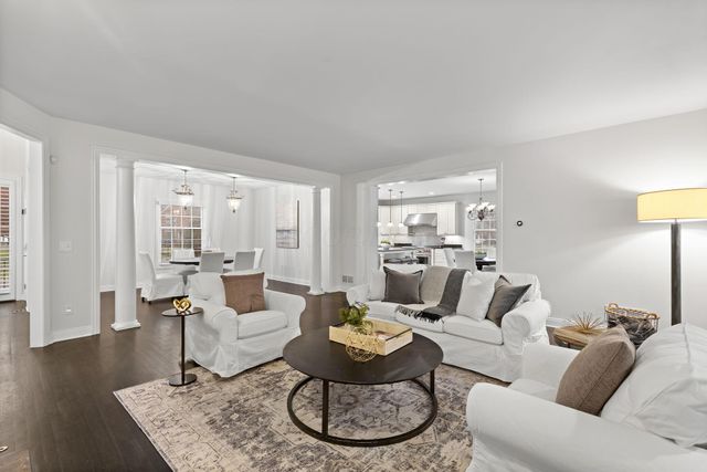 10 Pickett Place, New Albany, OH 43054