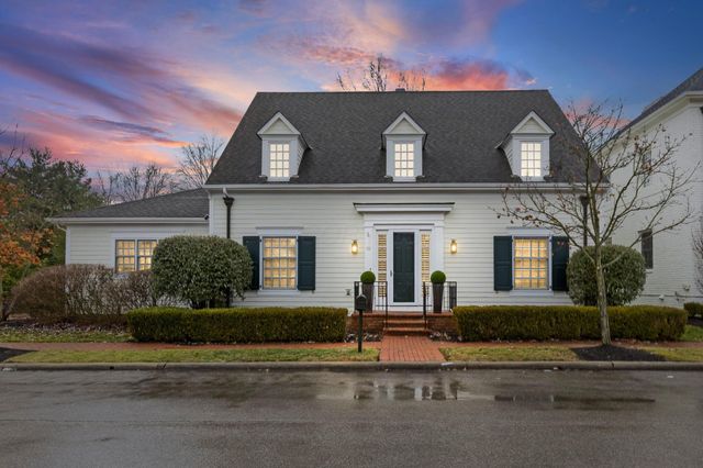 10 Pickett Place, New Albany, OH 43054