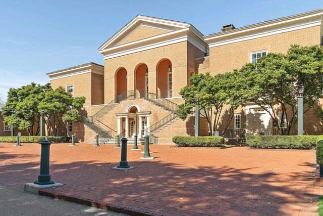 10 Pickett Place, New Albany, OH 43054