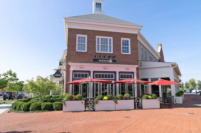 10 Pickett Place, New Albany, OH 43054