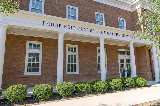 10 Pickett Place, New Albany, OH 43054