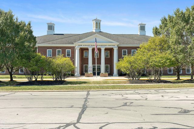 10 Pickett Place, New Albany, OH 43054