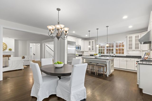 10 Pickett Place, New Albany, OH 43054