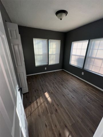 3116 6th Avenue, Fort Worth, TX 76110