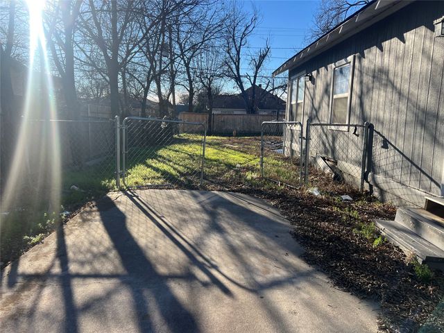 3116 6th Avenue, Fort Worth, TX 76110