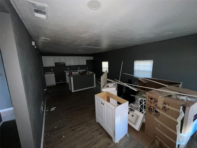 3116 6th Avenue, Fort Worth, TX 76110