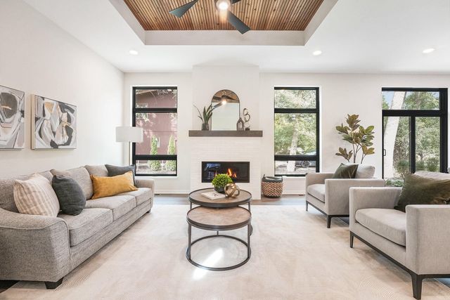 2335 Elinor Lane Se 4B, East Grand Rapids, MI 49506