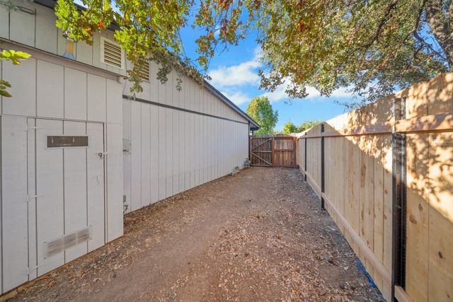 5556 Joan Way, Loomis, CA 95650