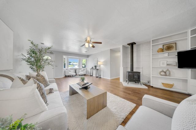 5556 Joan Way, Loomis, CA 95650