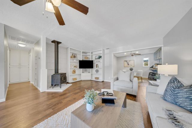5556 Joan Way, Loomis, CA 95650