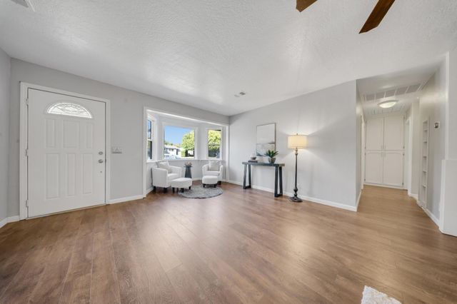 5556 Joan Way, Loomis, CA 95650