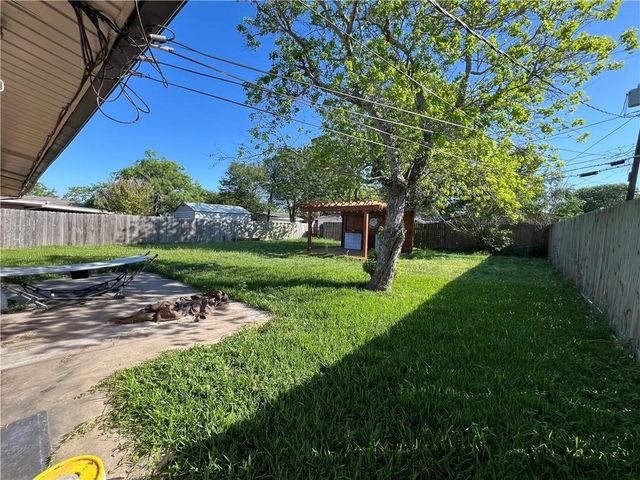 6049 Orms Dr, Corpus Christi, TX 78412