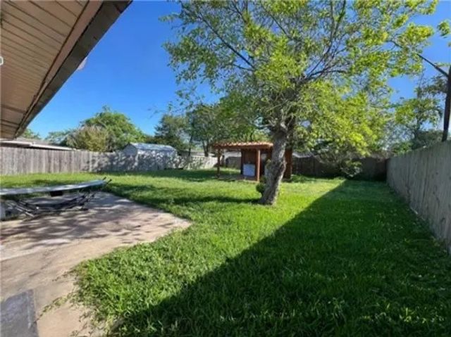 6049 Orms Dr, Corpus Christi, TX 78412