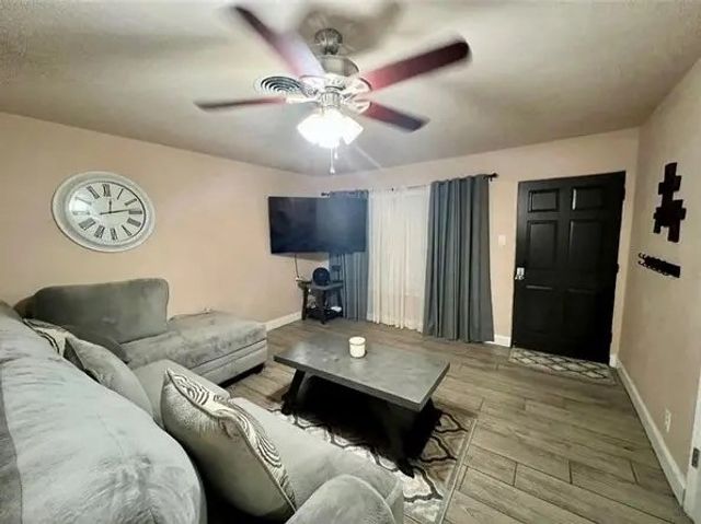 6049 Orms Dr, Corpus Christi, TX 78412