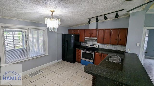 955 Hollywood Drive, Hinesville, GA 31313