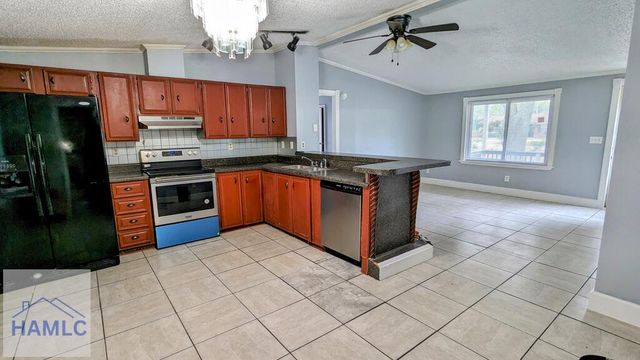 955 Hollywood Drive, Hinesville, GA 31313