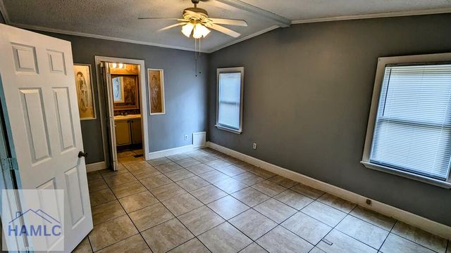 955 Hollywood Drive, Hinesville, GA 31313