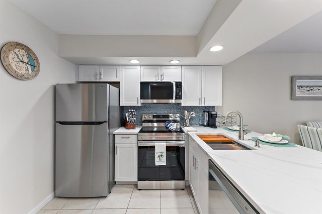 1605 S US Highway V6-104, Jupiter, FL 33477