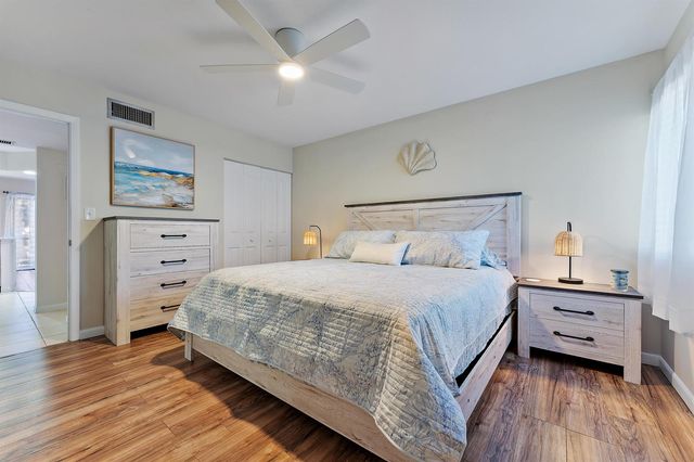 1605 S US Highway V6-104, Jupiter, FL 33477