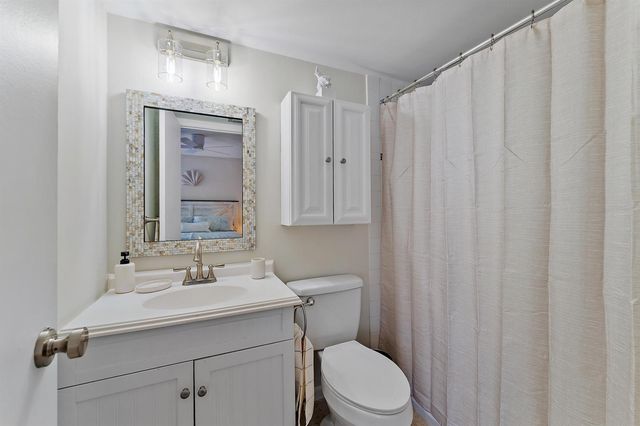 1605 S US Highway V6-104, Jupiter, FL 33477