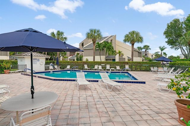 1605 S US Highway V6-104, Jupiter, FL 33477
