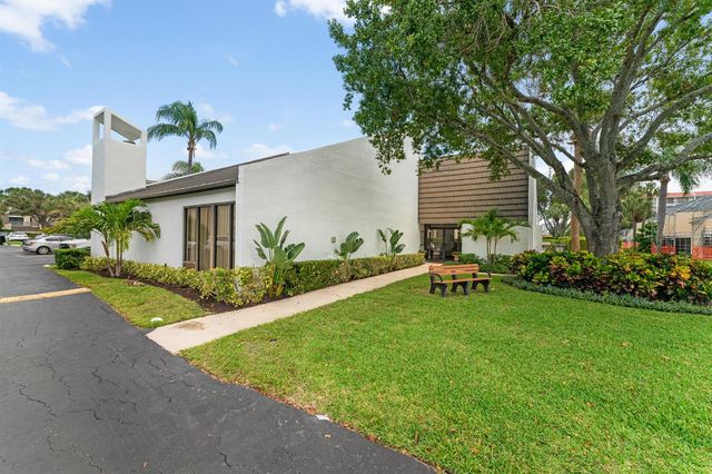 1605 S US Highway V6-104, Jupiter, FL 33477
