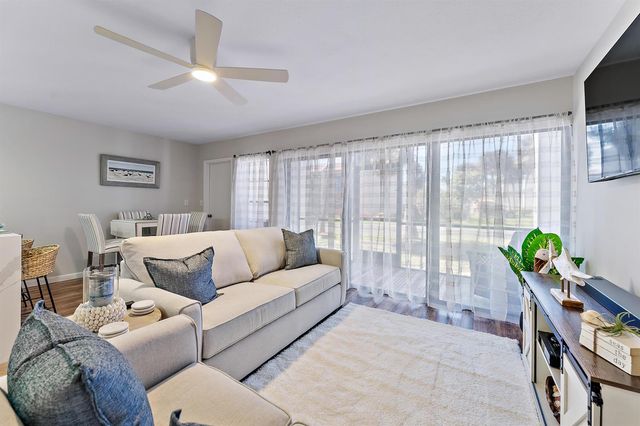 1605 S US Highway V6-104, Jupiter, FL 33477