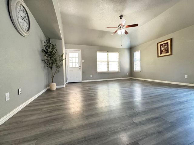6440 Parkstone Way, Dallas, TX 75249