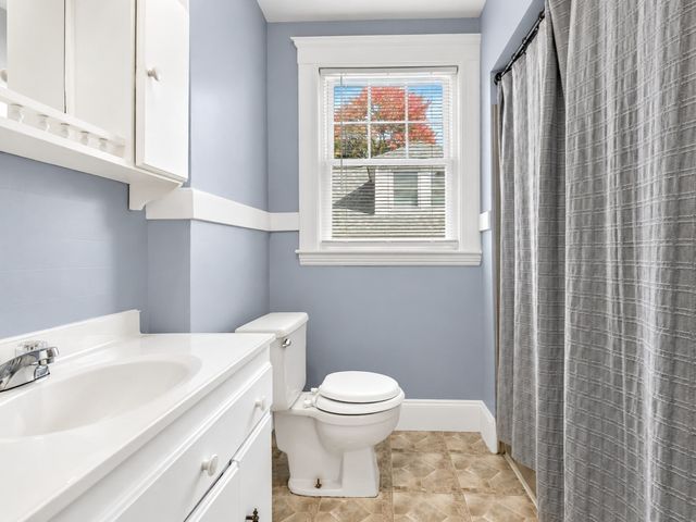 48 Hawthorn Rd, Milton, MA 02186