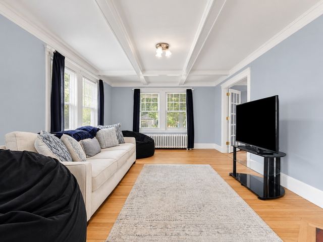48 Hawthorn Rd, Milton, MA 02186