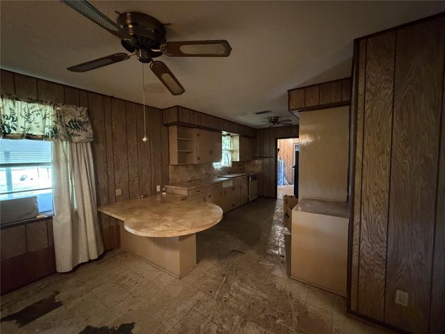 1532 Sunny Acres, Winnie, TX 77665