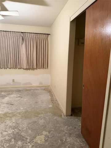 1532 Sunny Acres, Winnie, TX 77665