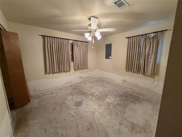 1532 Sunny Acres, Winnie, TX 77665