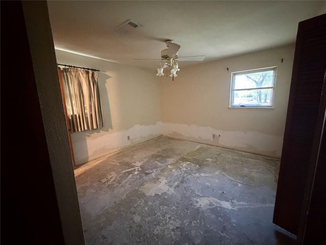 1532 Sunny Acres, Winnie, TX 77665