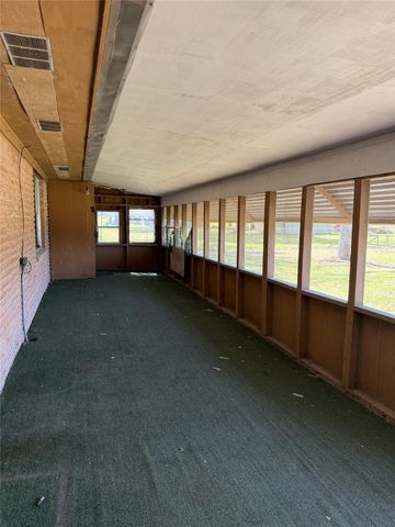 1532 Sunny Acres, Winnie, TX 77665