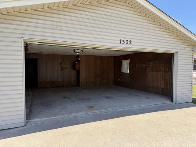 1532 Sunny Acres, Winnie, TX 77665