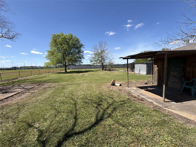 1532 Sunny Acres, Winnie, TX 77665