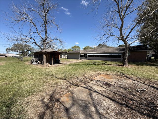 1532 Sunny Acres, Winnie, TX 77665