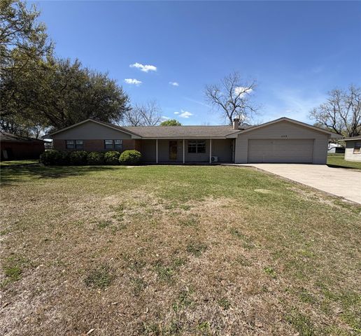 1532 Sunny Acres, Winnie, TX 77665