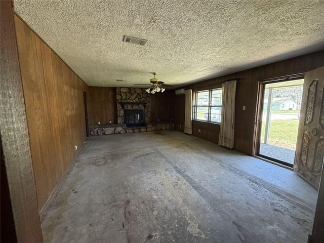 1532 Sunny Acres, Winnie, TX 77665