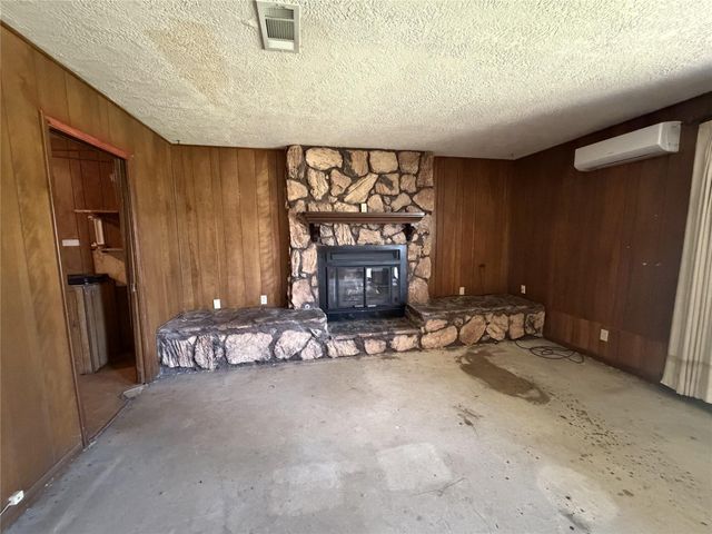 1532 Sunny Acres, Winnie, TX 77665