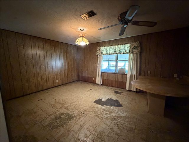 1532 Sunny Acres, Winnie, TX 77665