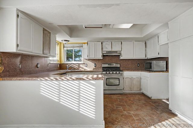 813 E Indianapolis Street, Broken Arrow, OK 74012