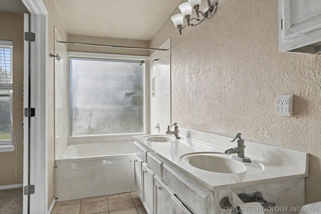 813 E Indianapolis Street, Broken Arrow, OK 74012