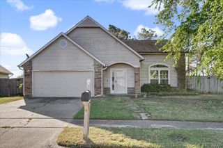 813 E Indianapolis Street, Broken Arrow, OK 74012