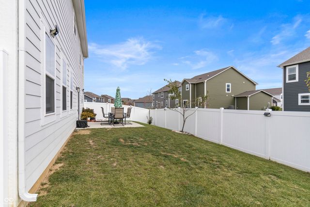 5839 Altar Bell Circle, Greenwood, IN 46143