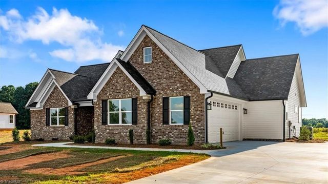 132 GreenHill Road, Mocksville, NC 27028