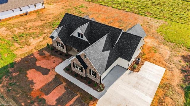 132 GreenHill Road, Mocksville, NC 27028